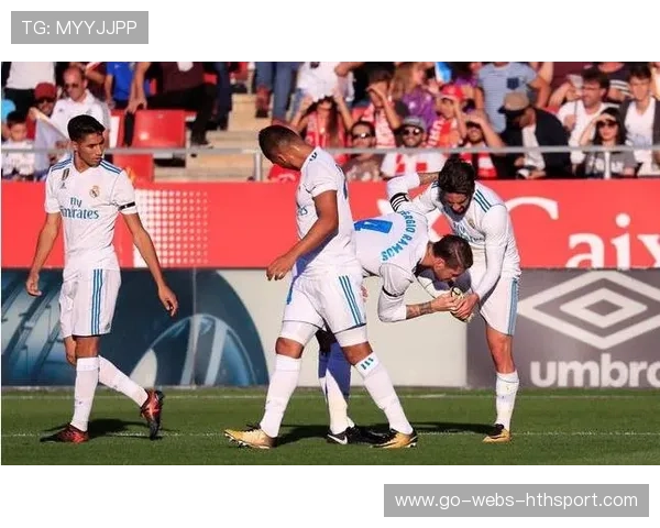 赫罗纳通过连续推进围堵禁区前沿，重塑战术新风尚