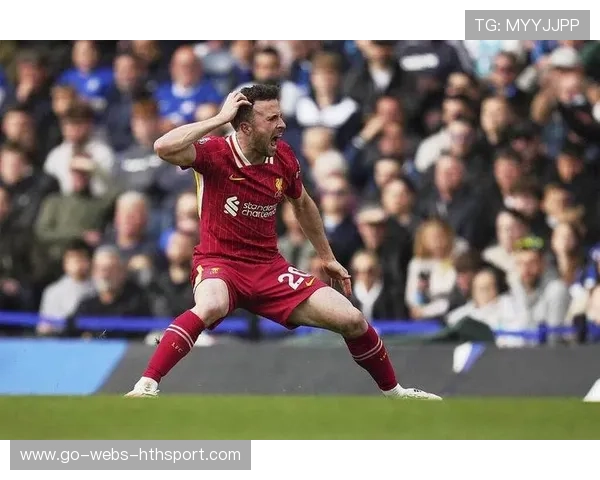 利物浦连续反击冲击对手禁区外沿,若塔再次打出关键一脚 利物浦连续反击冲击对手禁区外沿,若塔再次打出关键一脚