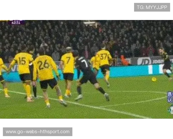 曼联战术再升级，B费双响大胜狼队，欧冠席位不远