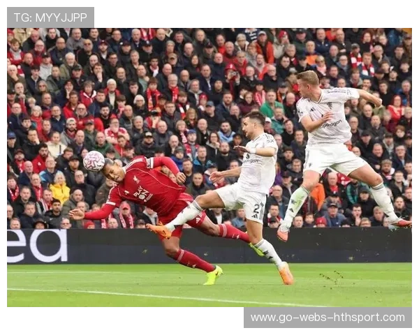 利物浦左翼狂奔，迪亚斯内切远射得手