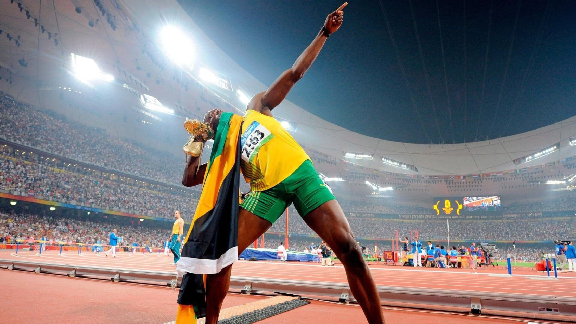 冬季滑雪赛事吸引大批观众